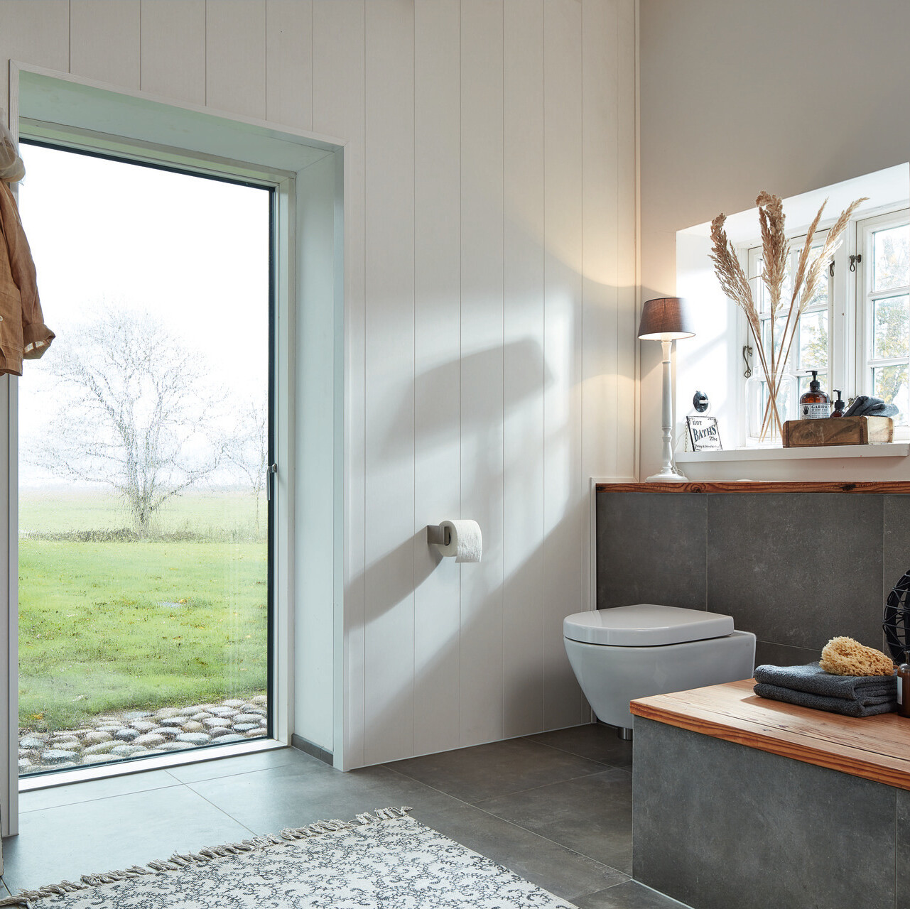 Weiße Paneele von MEISTER sind auch für Badezimmer geeignet Paneele weiß im Badezimmer