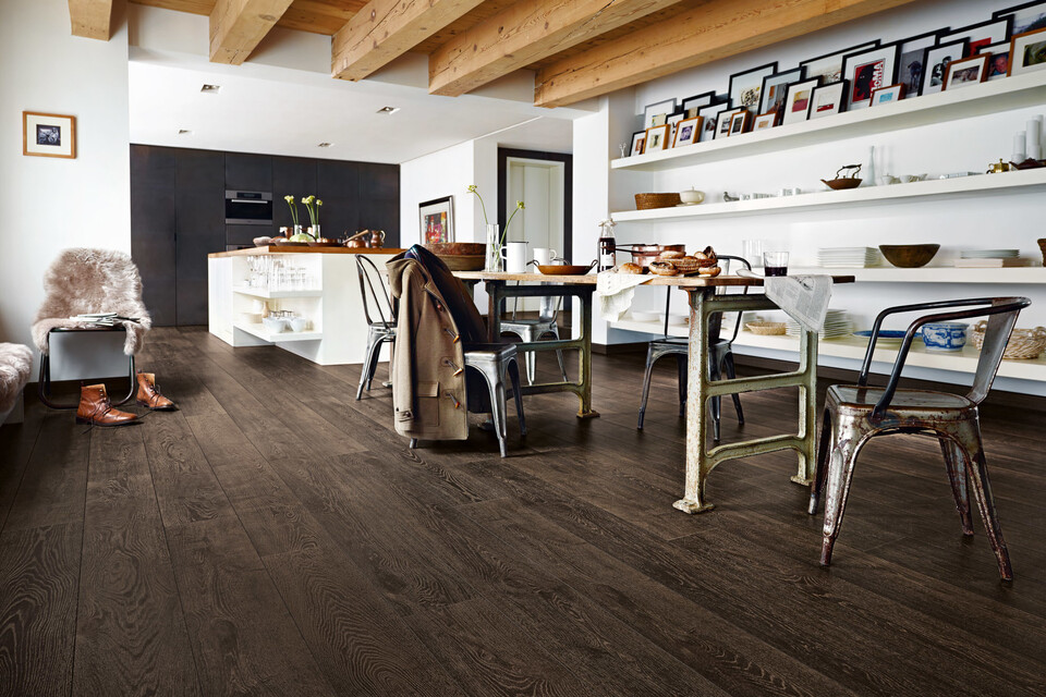 Laminat Landhausdielen in authentischer Eiche-Nachbildung sfsf