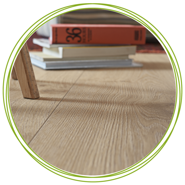 Icon umgeschüttetes Rotweinglas auf Laminat 